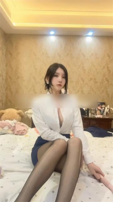 【極品女神❤️價值132軟妹币】超人氣女神『周于希』絕密土豪私定流出 露毛露乳暈